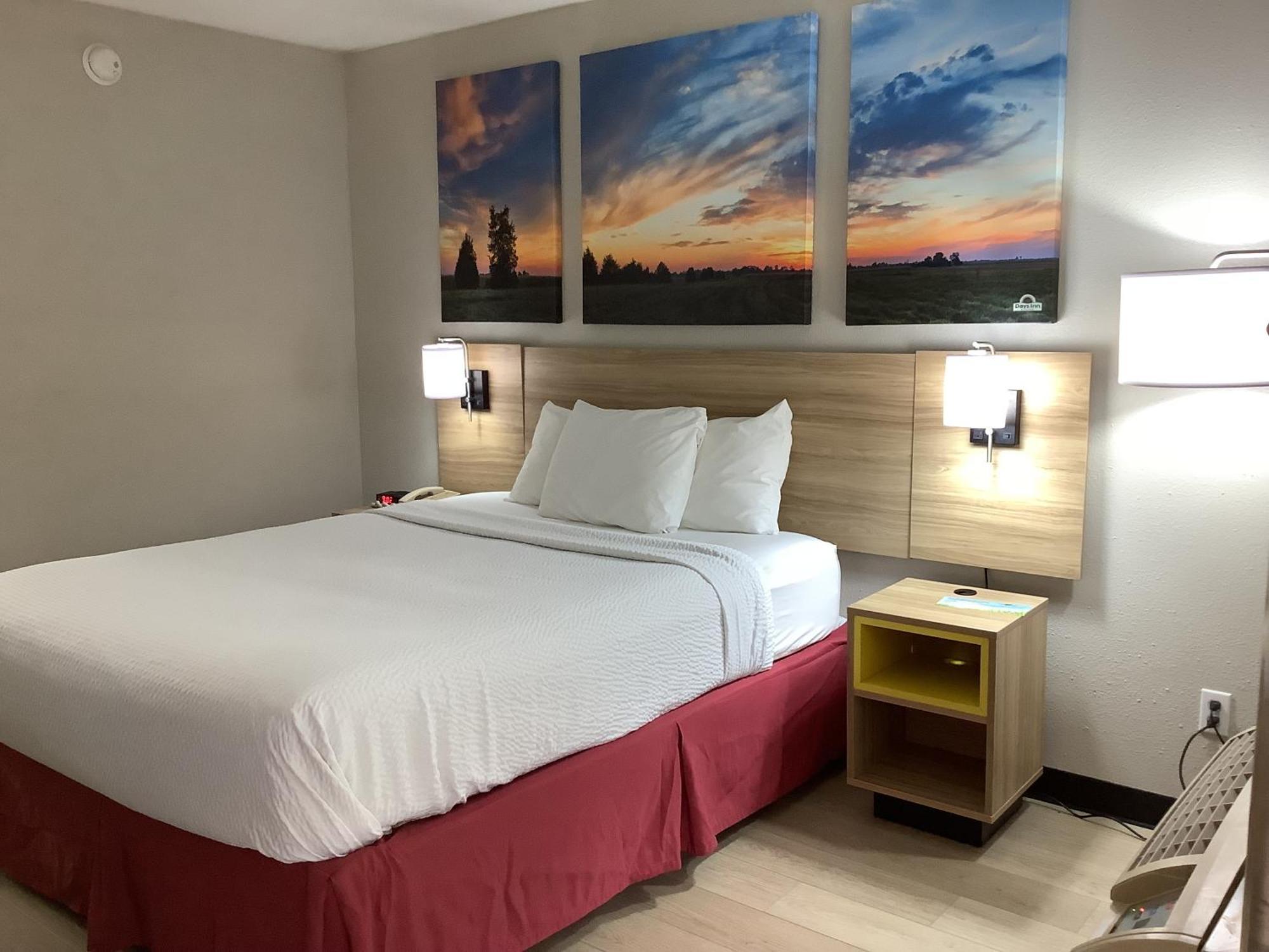 Days Inn By Wyndham Kingdom City Exterior foto